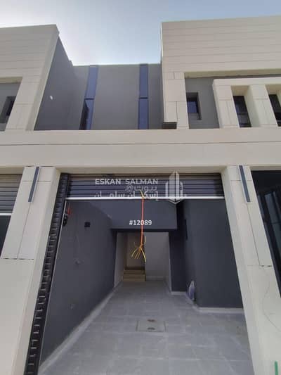 11 Bedroom Villa for Sale in West Riyadh, Riyadh - Townhouse Villa - Riyadh - Tuwaiq