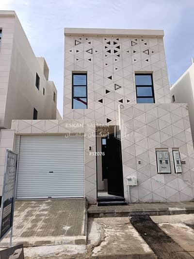 5 Bedroom Floor for Sale in East Riyadh, Riyadh - Durr - Riyadh - Al Janaderiyah