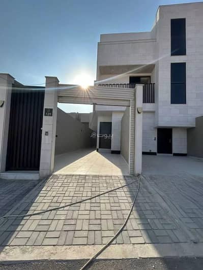 3 Bedroom Floor for Sale in East Riyadh, Riyadh - Floor for sale on Ahmed Al-Sulami Street, Al-Rimal District, Riyadh City