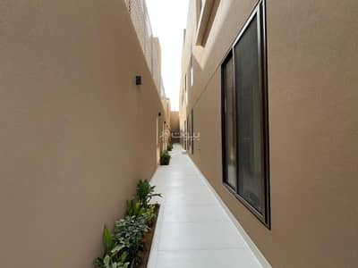 3 Bedroom Floor for Rent in North Riyadh, Riyadh - Residential building in Al-Malga neighborhood