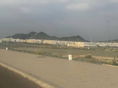 Commercial Land for Sale in Al Umrah, Makkah - Commercial land in Ashrafiyat District - Umrah District - plot area 552.01 m2