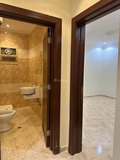 3 Bedroom Floor for Rent in North Riyadh, Riyadh - A floor for rent on Al-Kawader Street, Al-Rabi'ah District, Riyadh