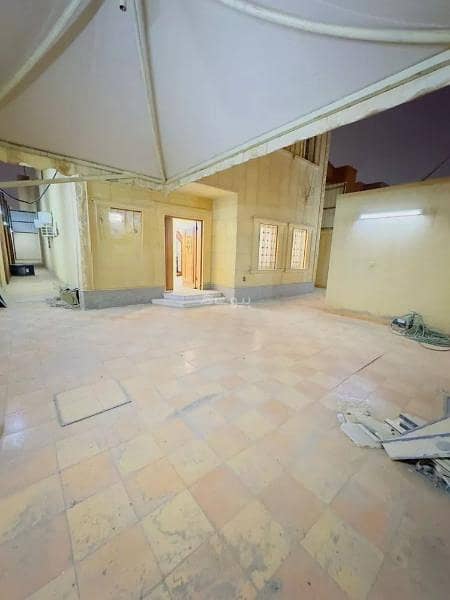 5 Bedroom Villa For Sale in Ishbiliyah, Riyadh