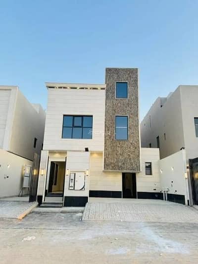 4 Bedroom Floor for Sale in East Riyadh, Riyadh - A house for sale on Al-Hussein ibn Rawaha Street, Al Ramal district, Riyadh city.