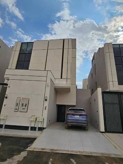 4 Bedroom Floor for Rent in East Riyadh, Riyadh - Villa for rent on Ubaidullah Al-Faqih Street, Rumailah District, Riyadh City, Riyadh Region