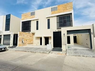 4 Bedroom Floor for Sale in East Riyadh, Riyadh - Townhouse ground and upper