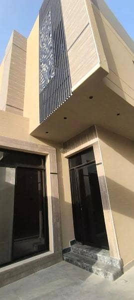 3 Bedroom Floor for Sale in East Riyadh, Riyadh - A house for sale on Street No. 230, Al Munsiyah neighborhood, Riyadh city, Riyadh region