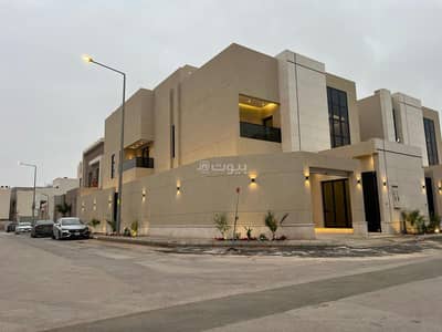 6 Bedroom Villa for Sale in East Riyadh, Riyadh - Opportunity for those interested in private housing, corner villa with internal stairs and an apartment in Al-Mounsiyah