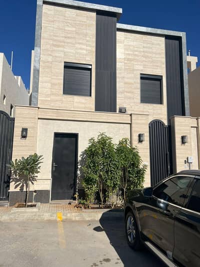 4 Bedroom Floor for Rent in North Riyadh, Riyadh - First Floor for Rent on Abdulhai Abi Khudayr Street, Al-Qirawan District, Riyadh City, Riyadh Region