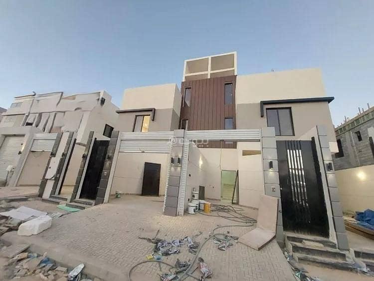 4 Bedroom Floor For Sale in Akaz, Riyadh