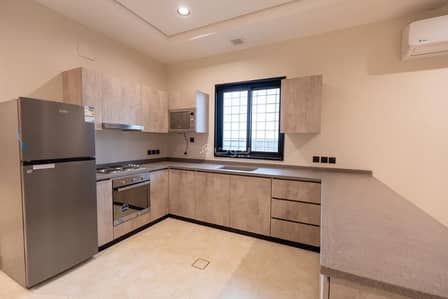 5 Bedroom Flat for Sale in Dhahran - 5 bedroom apartment for sale in Dhahran