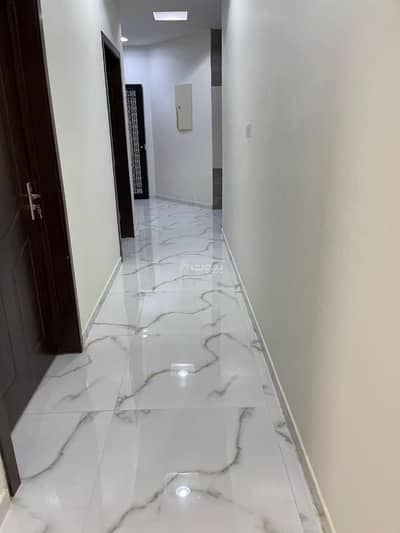 4 Bedroom Apartment for Sale in West Riyadh, Riyadh - Luxury apartment for sale in Dhahrat Laban neighborhood at a competitive price and a prime location, luxurious finishes and modern designs