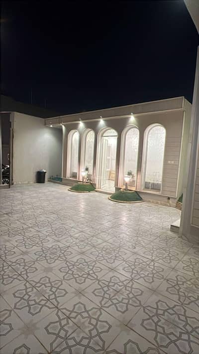 فیلا 4 غرف نوم للايجار في جنوب الرياض، الرياض - Villa for rent on Saleh Kamal Al-Din Street, Akaz neighborhood, Riyadh city