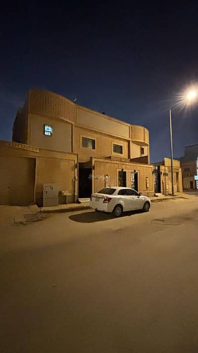 5 Bedroom Villa for Sale in East Riyadh, Riyadh - Three-storey villa with indoor staircase for sale in Al Munsiyah neighborhood