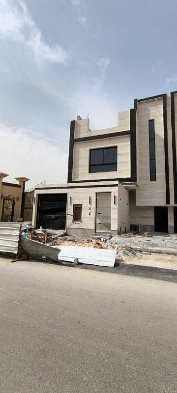 3 Bedroom Floor for Sale in East Riyadh, Riyadh - Floor in East Riyadh，Al Munsiyah 3 bedrooms 1750000 SAR - 87620673