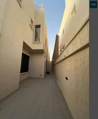 11 Bedroom Villa for Sale in West Riyadh, Riyadh - 12-Bedroom Villa For Sale in Al-Mahdiyah, Riyadh