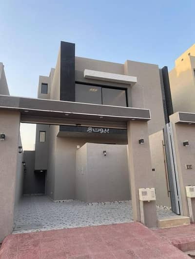 7 Bedroom Floor for Sale in South Riyadh, Riyadh - Villa for sale in Al Aziziyah, South Riyadh