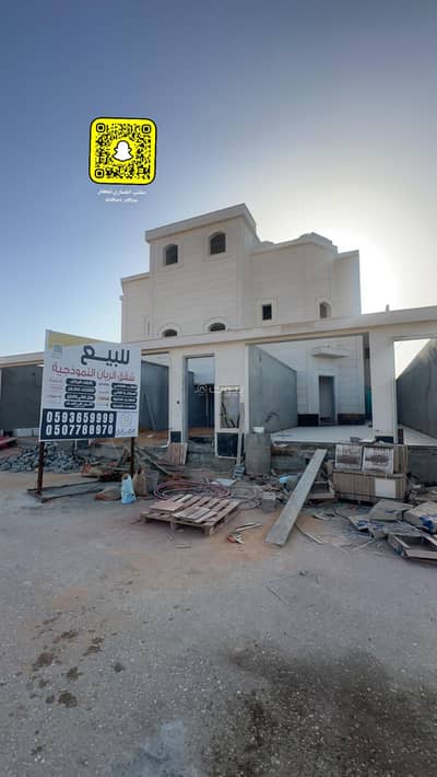 4 Bedroom Building for Sale in Al Fakhriyyah, Unayzah - Building in Al Fakhriyyah 4 bedrooms 550000 SAR - 87621498