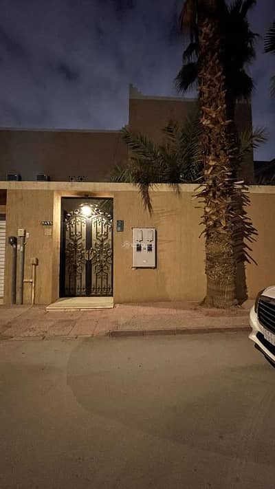 4 Bedroom Floor for Rent in North Riyadh, Riyadh - Ground floor in a prime location in Al Wurud neighborhood near King Abdullah Road