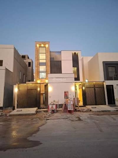 5 Bedroom Floor for Sale in East Riyadh, Riyadh - Townhouse