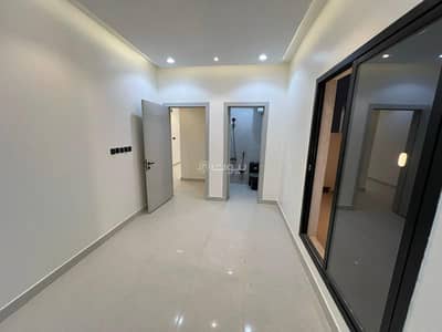 4 Bedroom Floor for Sale in East Riyadh, Riyadh - House for sale