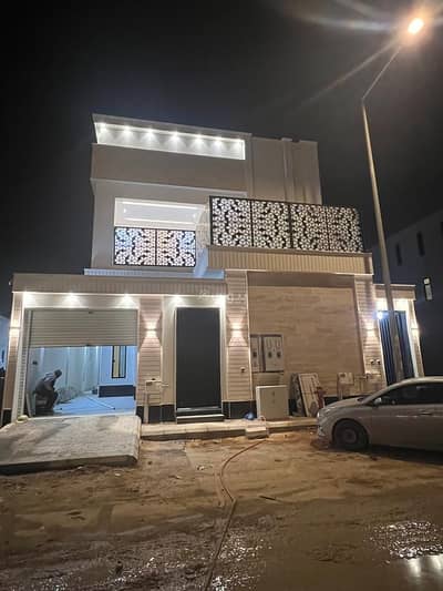 5 Bedroom Floor for Sale in East Riyadh, Riyadh - First floor five-room branches