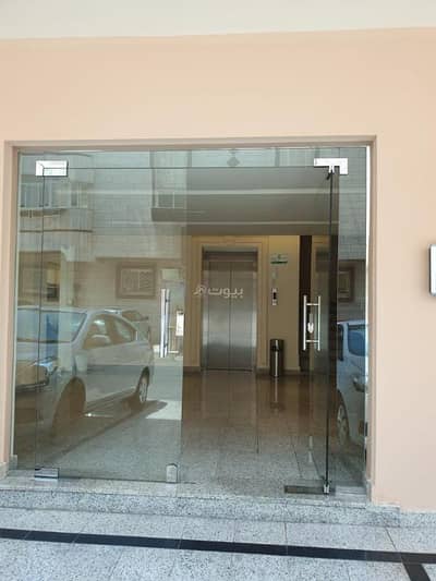 3 Bedroom Apartment for Rent in North Jeddah, Jeddah - Luxurious five-room apartment in Al Rawdah neighborhood in a prime location for rent