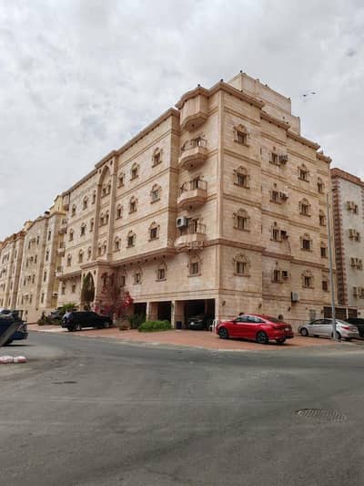 Building for Sale in North Jeddah, Jeddah - Residential building for sale in Jeddah, Al Murwah neighborhood