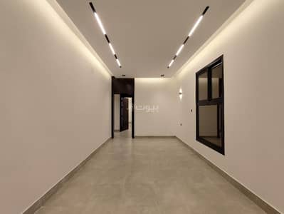 3 Bedroom Flat for Sale in East Riyadh, Riyadh - Luxurious upper floor apartment in al mounisia neighborhood