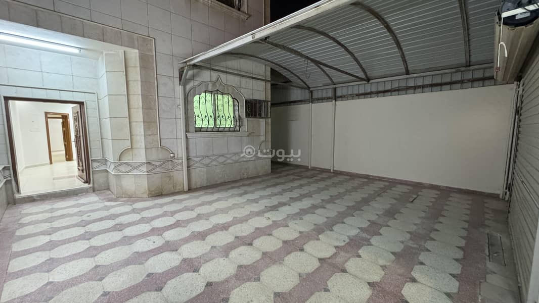 Floor in East Riyadh，Al Fayha 5 bedrooms 60000 SAR - 87623046