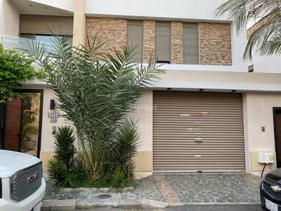 10 Bedroom Villa for Sale in North Jeddah, Jeddah - Duplex villa for sale in Al Rawdah neighborhood