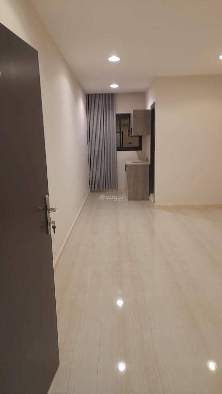 Room for rent in Al Malaz neighborhood (bachelors)