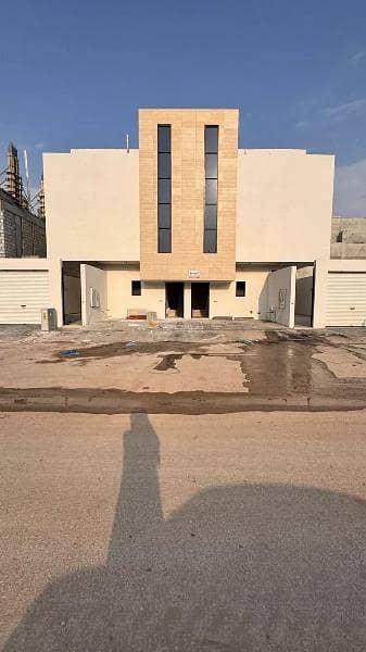 3 Bedroom Floor for Sale in East Riyadh, Riyadh - Floor For Sale Al Rimal, East Riyadh