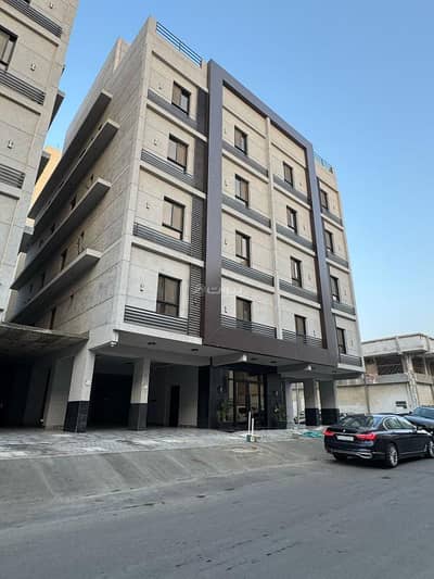 Building for Sale in North Jeddah, Jeddah - Residential building for sale in a prime location in Al-Salama district, two streets