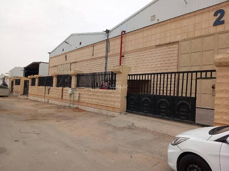 Fully isolated warehouse fenced with external gates