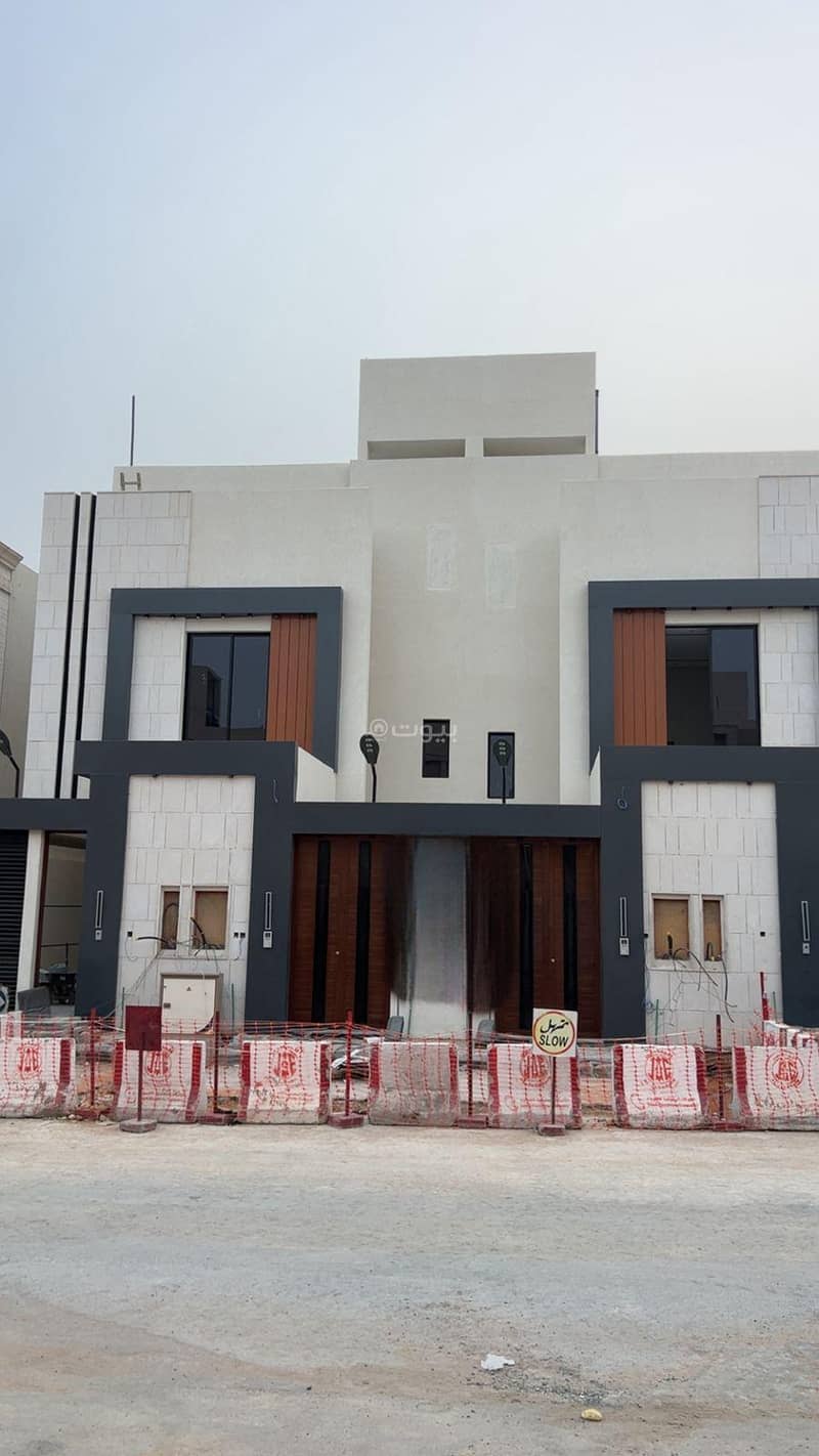 Ground floor for sale in Al Bayan neighborhood