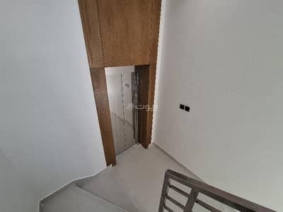 دور 3 غرف نوم للبيع في شرق الرياض، الرياض - 3 غرف نوم ادوار للبيع في الجنادرية