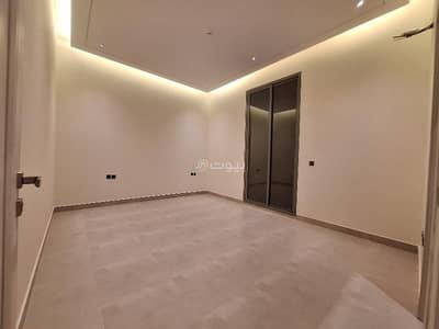 4 Bedroom Flat for Sale in East Riyadh, Riyadh - Ground floor apartment with a backyard in al munsiyah neighborhood, east of riyadh.