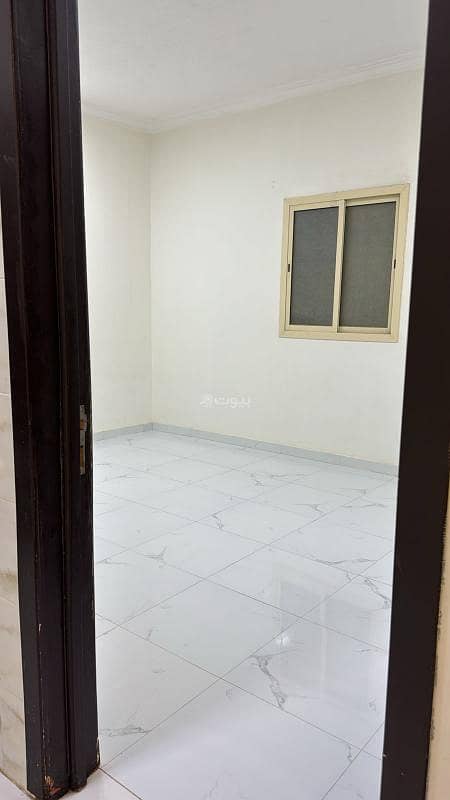 للإيجار الشهري شقة عوائل في الرياض حي الرمال - عرض رقم 897