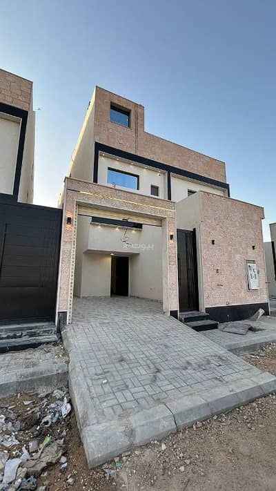 4 Bedroom Villa for Sale in South Riyadh, Riyadh - Luxury townhouse