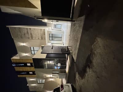 4 Bedroom Floor for Sale in East Riyadh, Riyadh - Floor in East Riyadh，Qurtubah 4 bedrooms 2200000 SAR - 87635772
