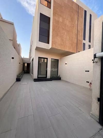 دور 5 غرف نوم للبيع في جنوب الرياض، الرياض - دور للبيع في عكاظ، جنوب الرياض