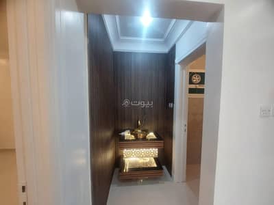 دور 4 غرف نوم للايجار في شرق الرياض، الرياض - للإيجار – دور أرضي مميز في حي قرطبة الرياض