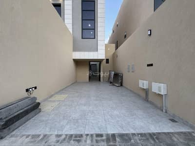 3 Bedroom Floor for Sale in East Riyadh, Riyadh - For sale, first floor in Al Nahda neighborhood, east of Riyadh. Excellent location near all services and main roads.
