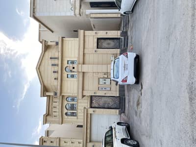 فیلا 10 غرف نوم للبيع في غرب الرياض، الرياض - فله فاخرة للبيع بحي طويق