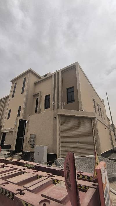 4 Bedroom Floor for Sale in East Riyadh, Riyadh - Luxurious upper floor for sale for those seeking distinguished housing