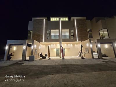 دور 3 غرف نوم للبيع في شرق الرياض، الرياض - 3 غرف نوم ادوار للبيع الجنادرية الرياض