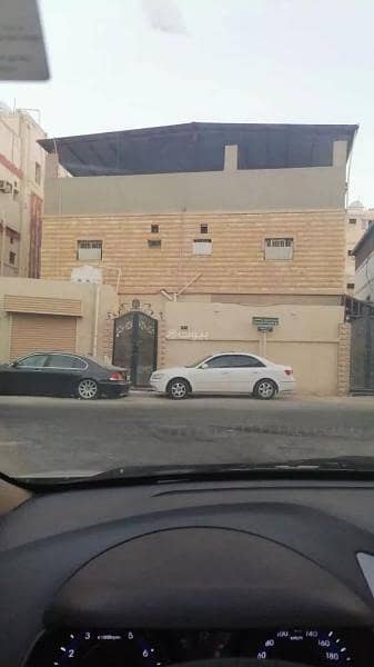 Building for Sale in Al Badiyah, Dammam - Residential building for sale in Al Badiyah, Dammam