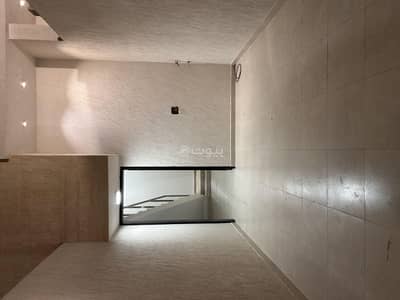 4 Bedroom Floor for Sale in East Riyadh, Riyadh - First circle, located in Al Khaleej neighborhood east of Riyadh city