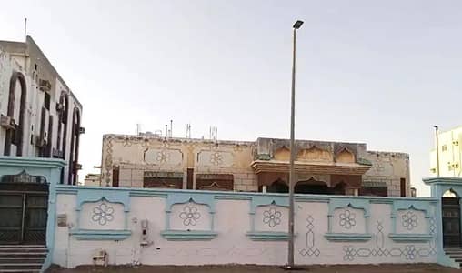 7 Bedroom Floor for Sale in Al-Jawhara, Jeddah - Floor in Al-Jawhara 7 bedrooms 1700000 SAR - 87655181